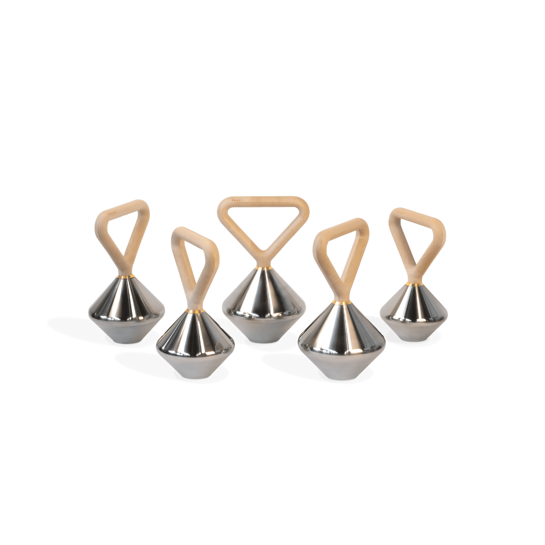 Kenko Kettlebell – sculptural training tool that blends strength with elegance.