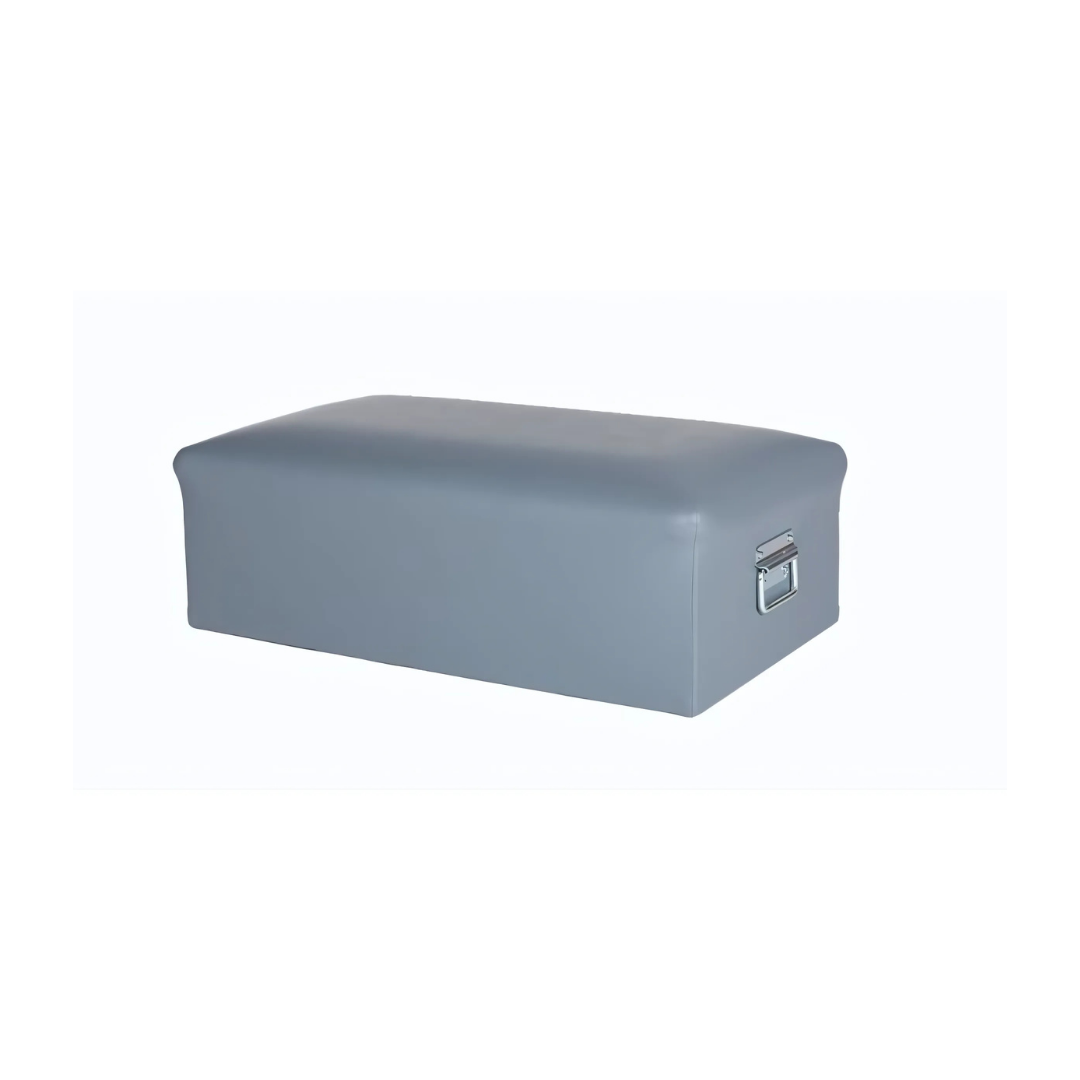 PILATES SCANDINAVIA Reformer Box – handcrafted birch wood Pilates accessory with cushioned top.