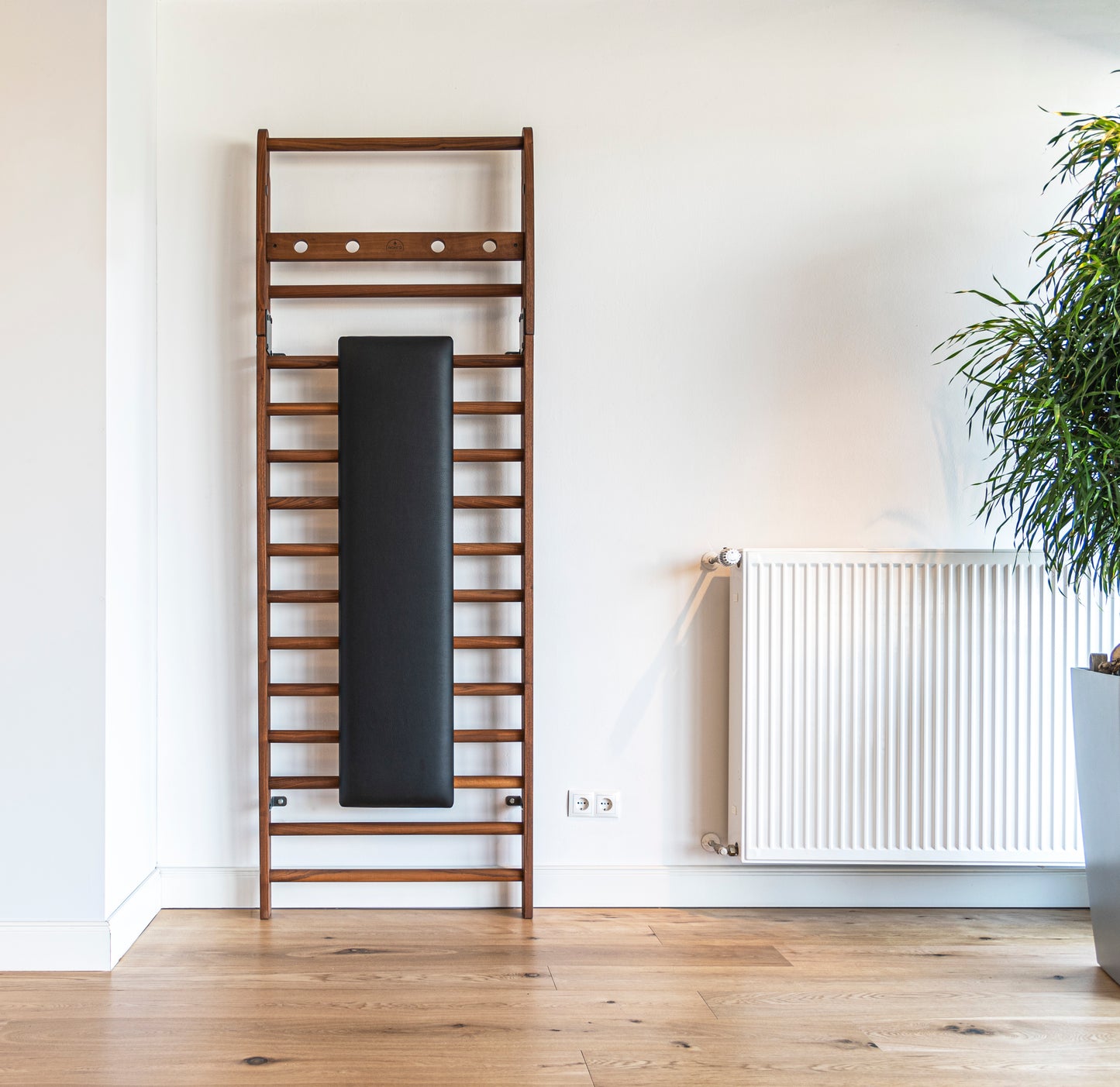 NOHRD WallBars Bench